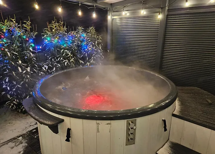 Na Wylacznosc ,bania Z Jacuzzi. Gory, Jezioro, Las. Ferienhaus